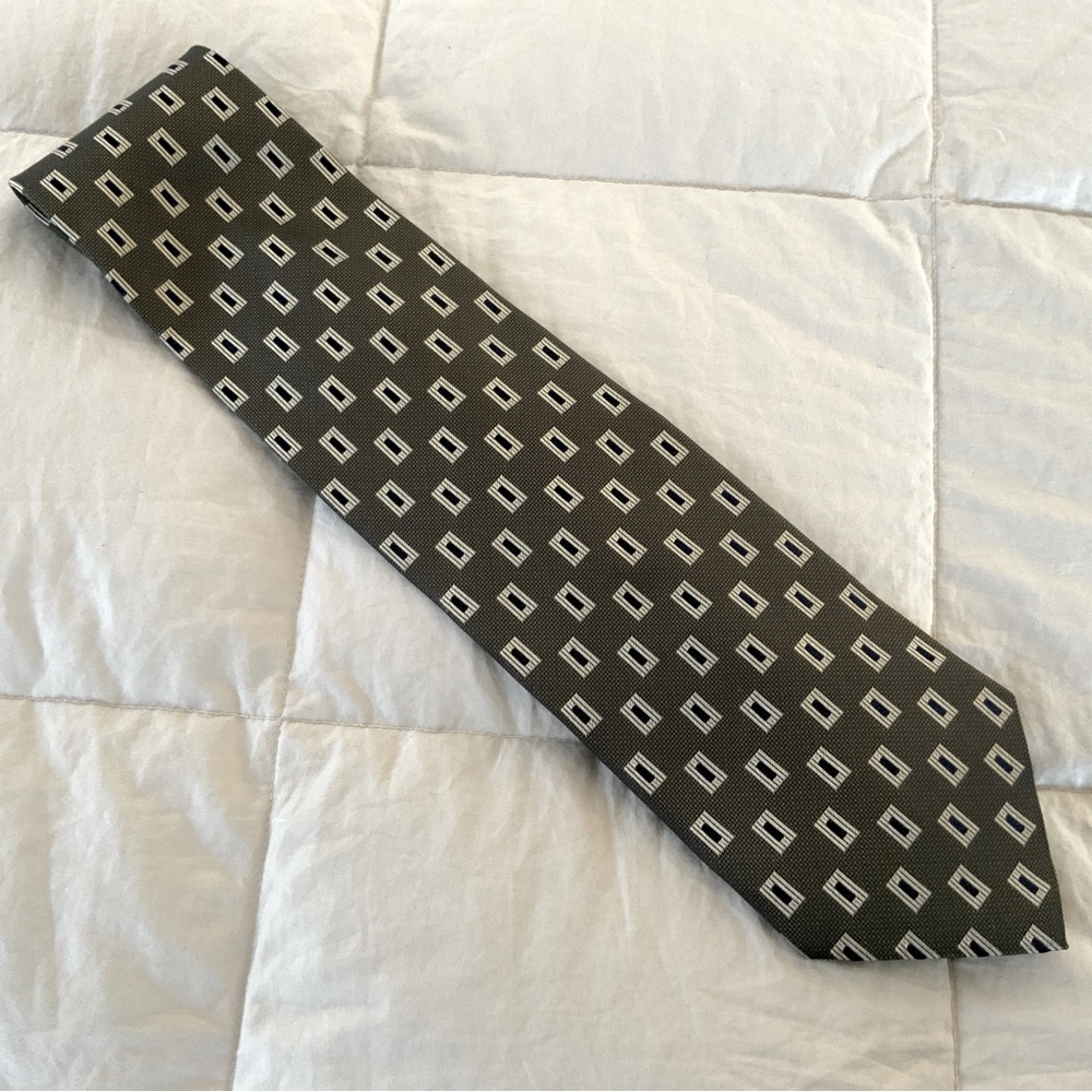 Solitaire Olive with Beige & Black Geometric Pattern Tie
